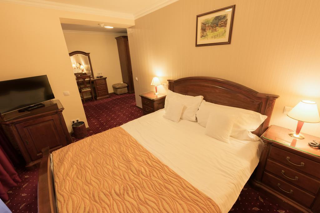 Edelweiss Poiana Hotels Пояна Брашов Стая снимка
