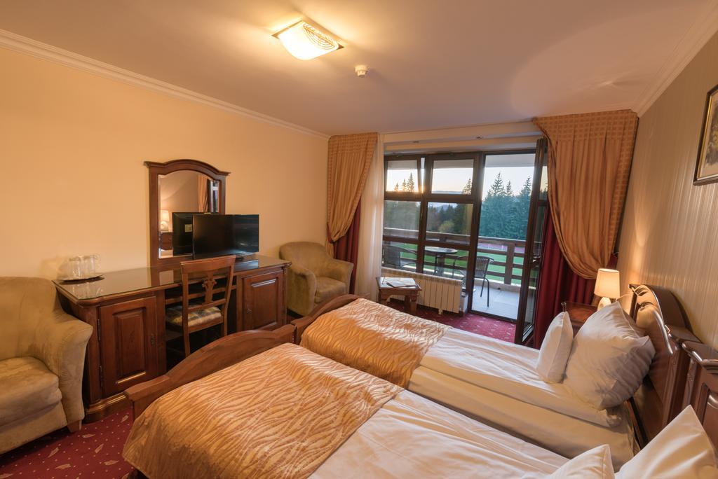Edelweiss Poiana Hotels Пояна Брашов Стая снимка